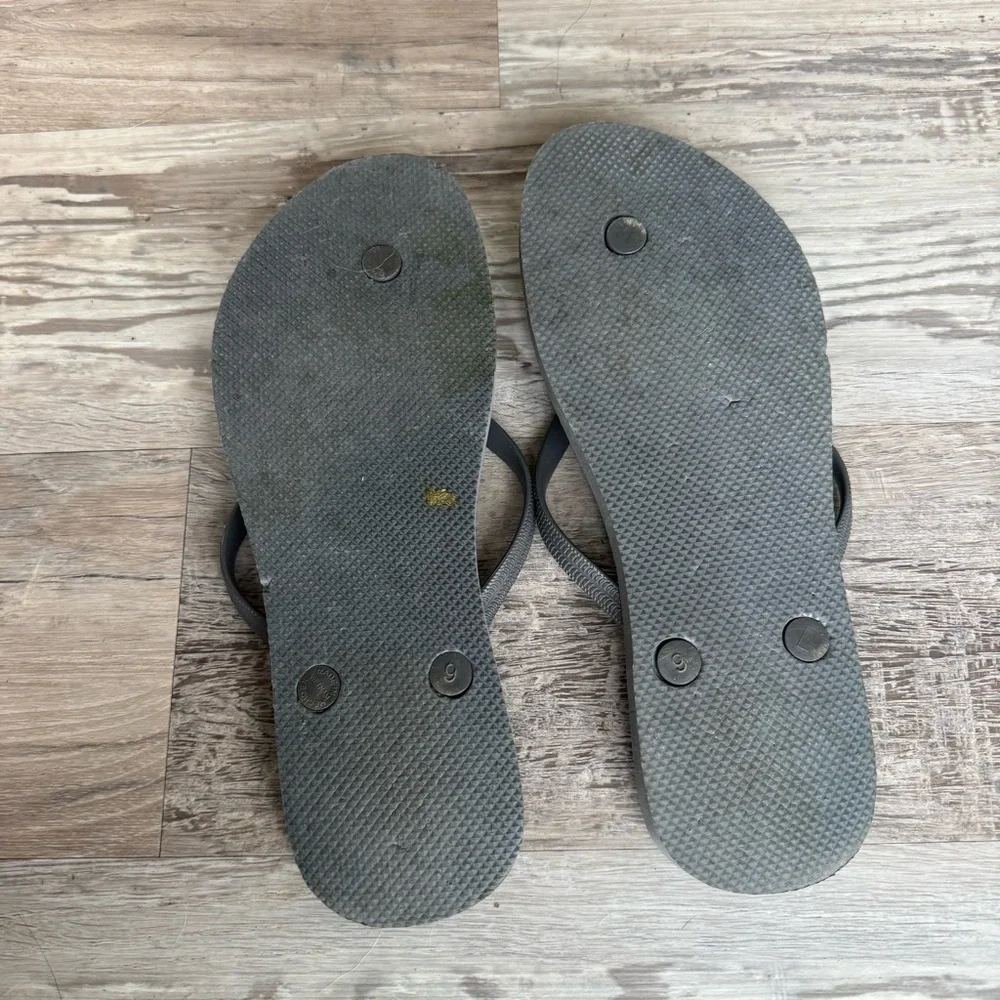 Set Of Old Navy Black and Brown Flip Flops Size 9